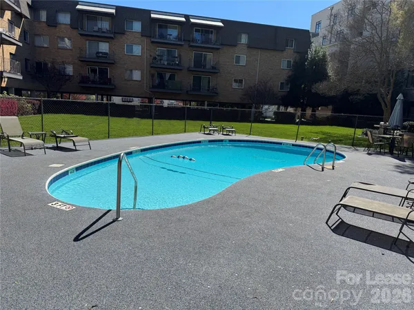 $1,975 | 1323 Queens Road, Unit 303, Charlotte, NC 28207
