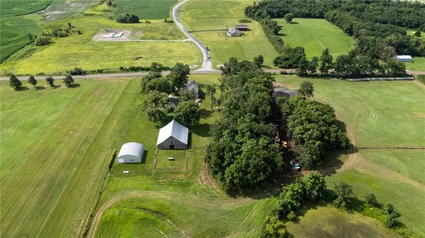 $610,000 | 8894 Ssr-z Highway, Trimble, MO 64492