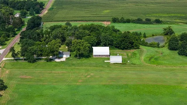 $610,000 | 8894 Ssr-z Highway, Trimble, MO 64492