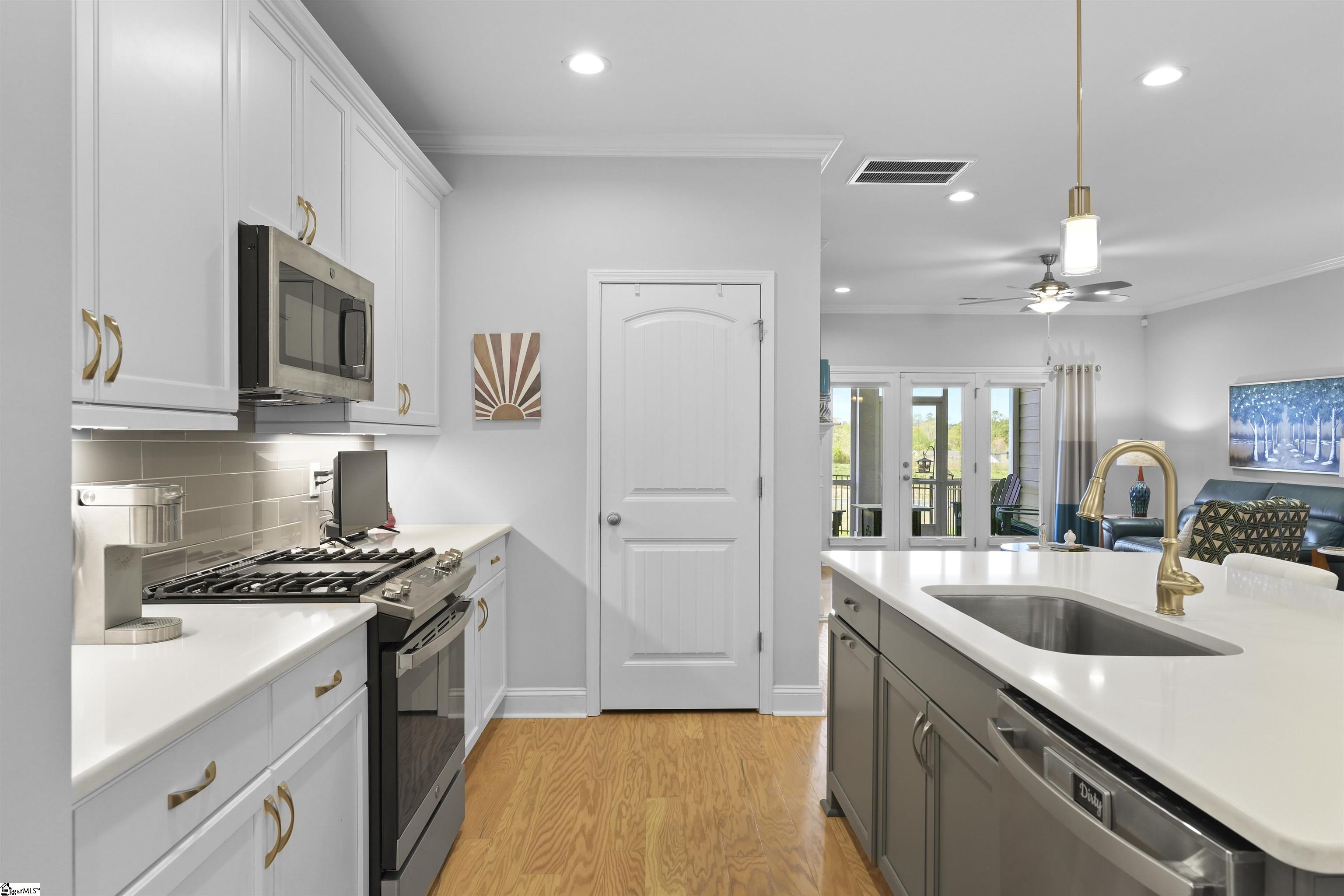 140 Green Heron Road Greenville, SC 29607 - Photo 9 of 36