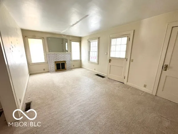 $219,000 | 411 North College Street, Rockville, IN 47872