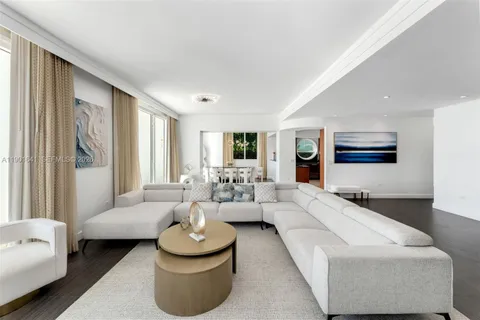 $12,000,000 | 4391 Collins Avenue, Unit 512, Miami Beach, FL 33140