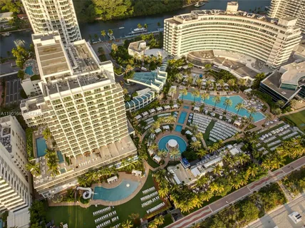$12,000,000 | 4391 Collins Avenue, Unit 512, Miami Beach, FL 33140