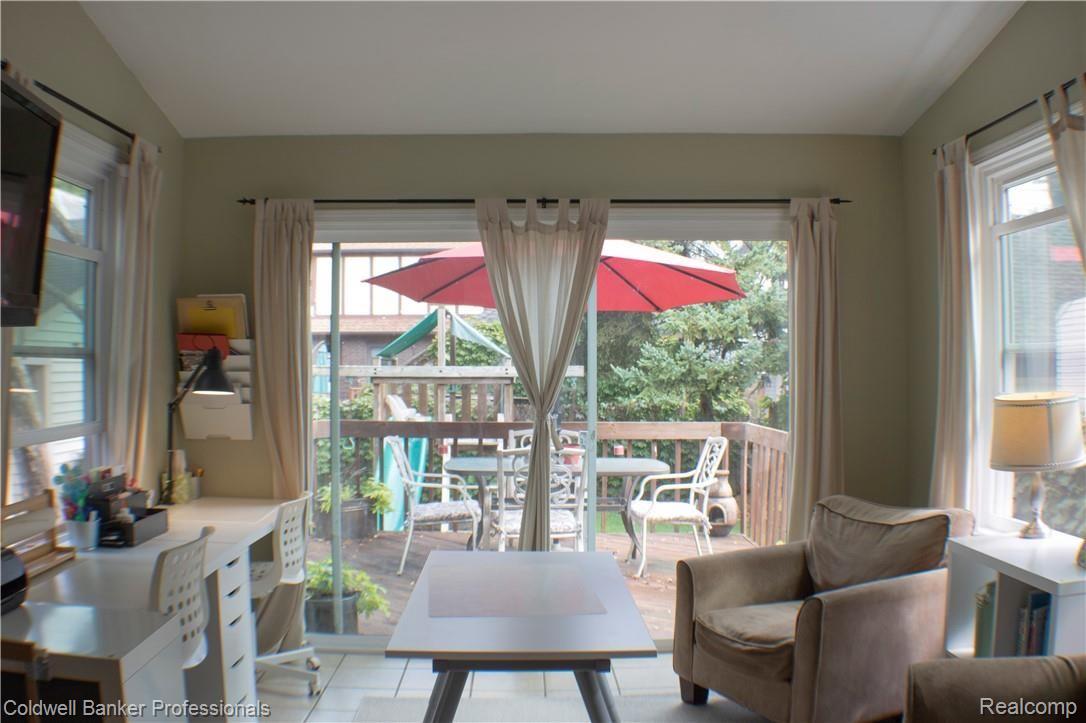 1352 Bishop Road Grosse Pointe, MI 48230 - Photo 17 of 27 18-1352-Bishop-family.jpg