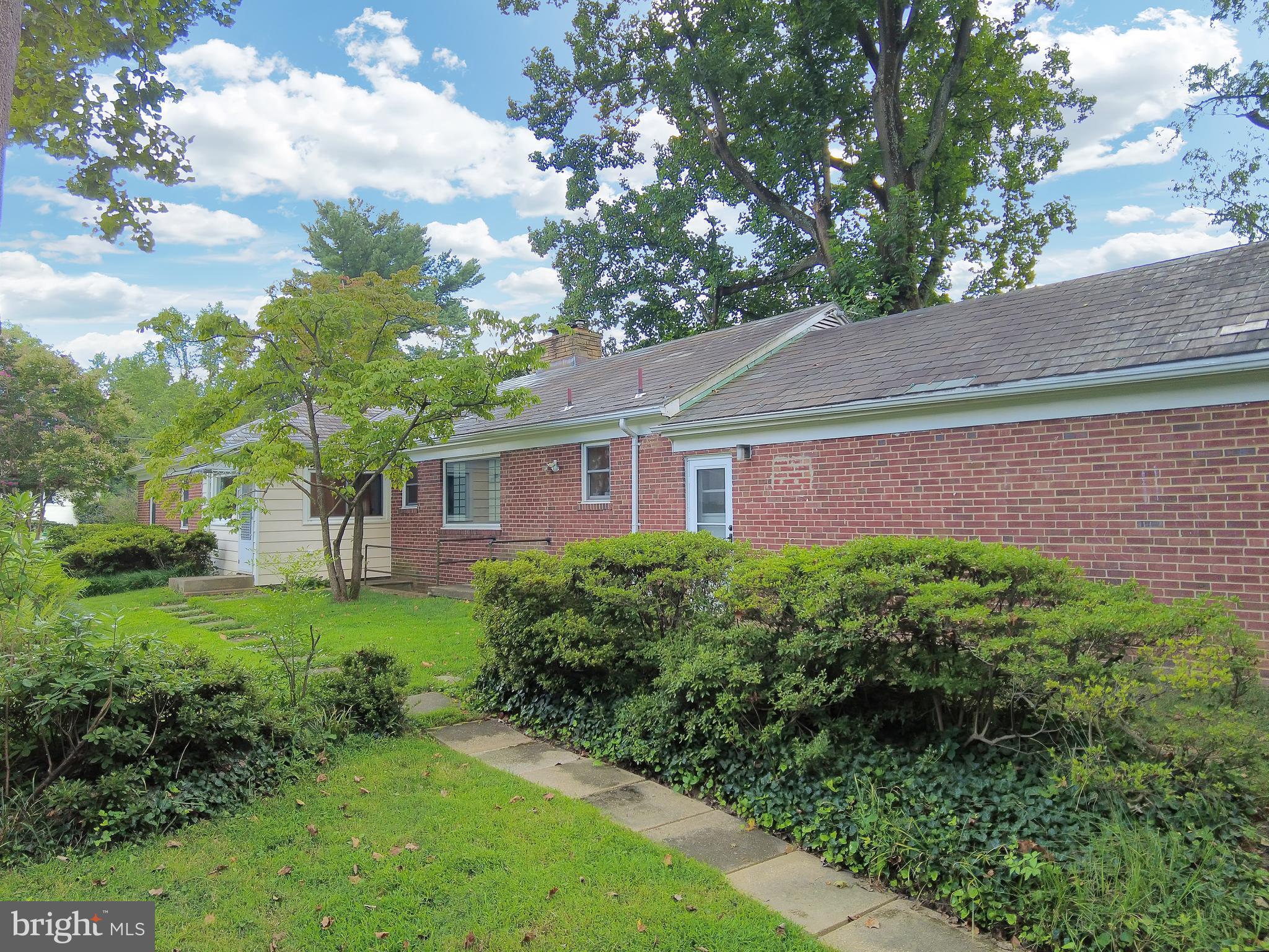 9801 Old Spring Road Kensington, MD 20895 - Photo 5 of 38 Gallery Image 5
