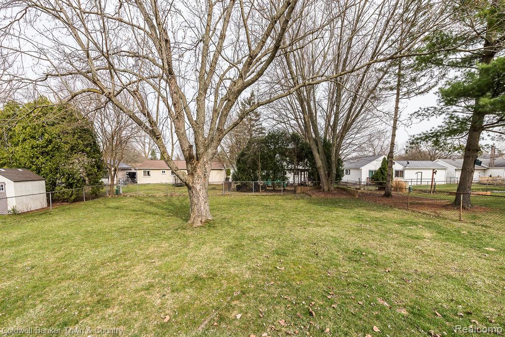 2400 Byrnes Road Lansing, MI 48906 - Photo 30 of 35 Gallery Image 30
