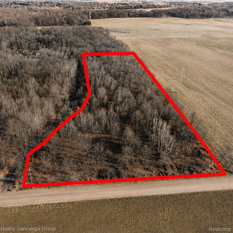 2681 Fisk Road Howell, MI 48843 - Photo 2 of 19