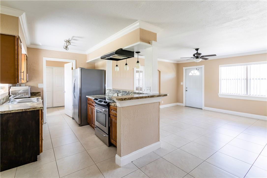 341 West 16th Way Riviera Beach, FL 33404 - Photo 5 of 33 Photo 5
