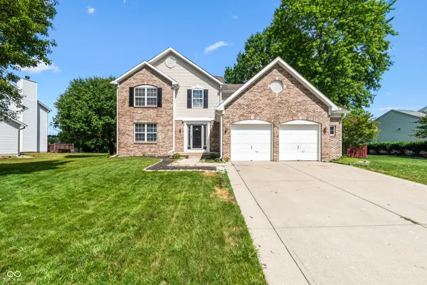 $389,999 | 420 Paddock Road, Greenwood, IN 46142