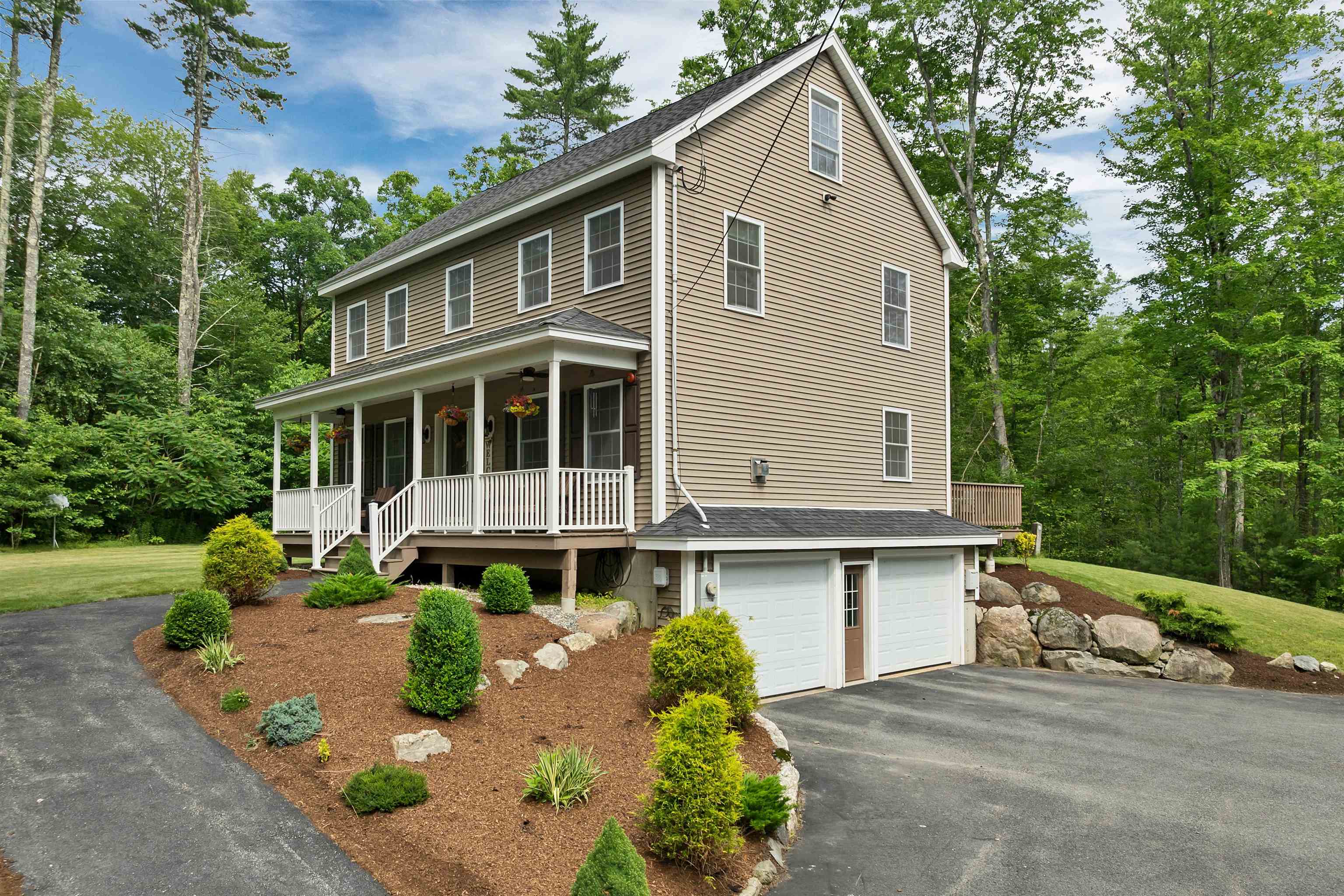 142 Raymond Road Nottingham, NH 03290 - Photo 2 of 38