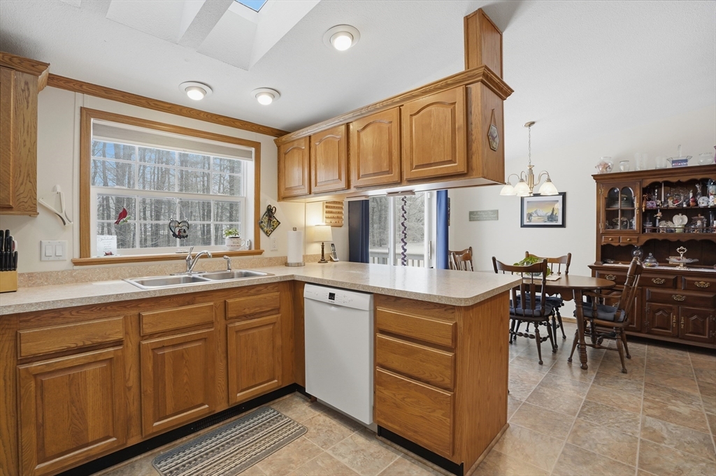 5 Cabot Road Winchendon, MA 01475 - Photo 6 of 31