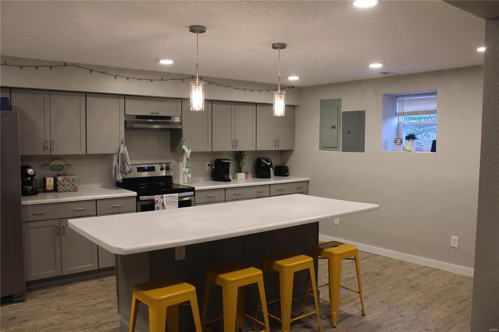 1519 Gerber Road Edwardsville, IL 62025 - Photo 3 of 44 Gallery Image 3