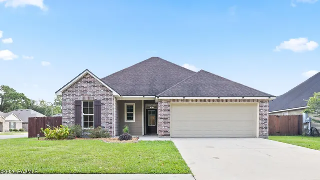 $235,000 | 421 Walter Drive, Carencro, LA 70507