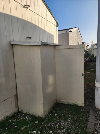 a view of a garage
