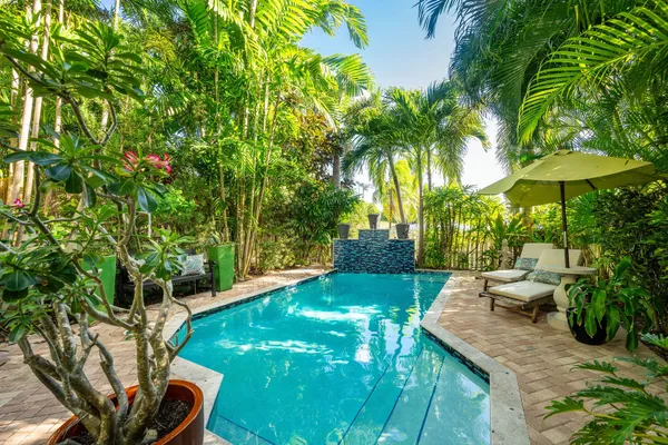 $1,025,000 | 32 Golf Club Drive, Key West, FL 33040
