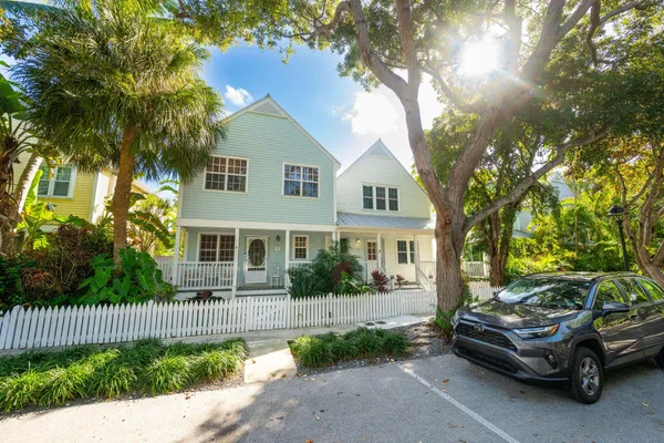 $1,025,000 | 32 Golf Club Drive, Key West, FL 33040