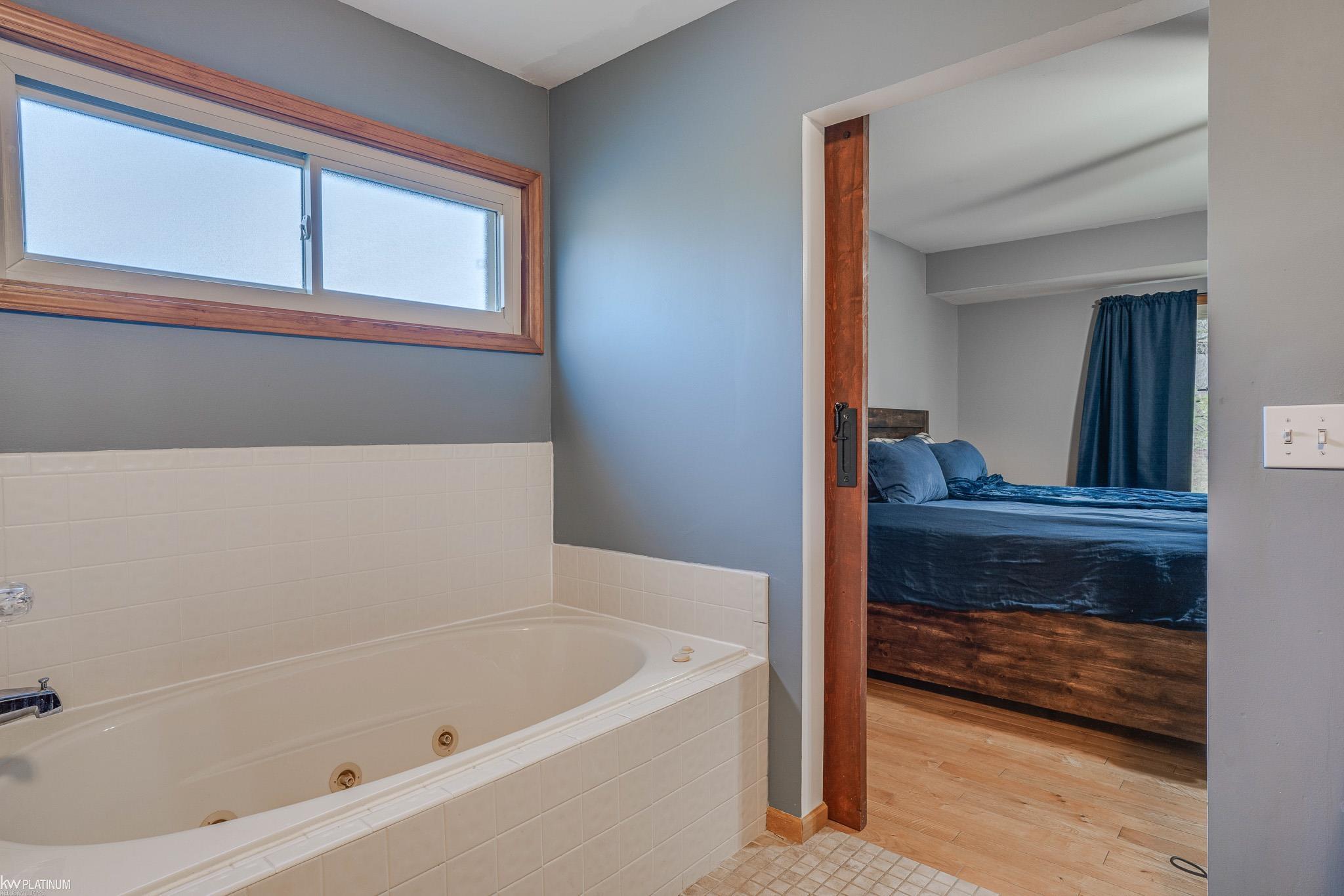 14381 Hess Road Holly, MI 48442 - Photo 27 of 55 50098534-26.JPG