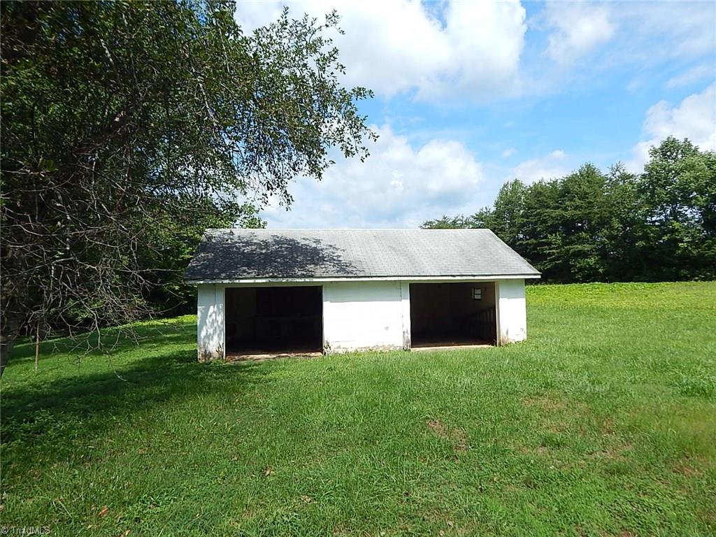 1624 Chestnut Grove Road King, NC 27021 - Photo 12 of 16