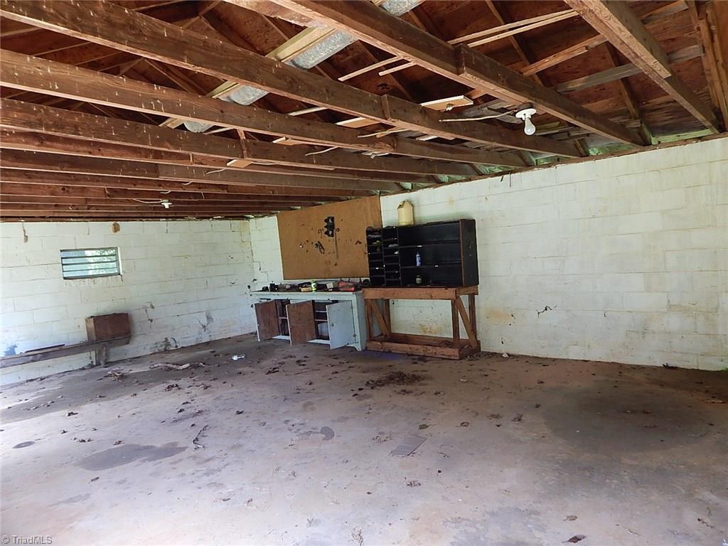 1624 Chestnut Grove Road King, NC 27021 - Photo 14 of 16