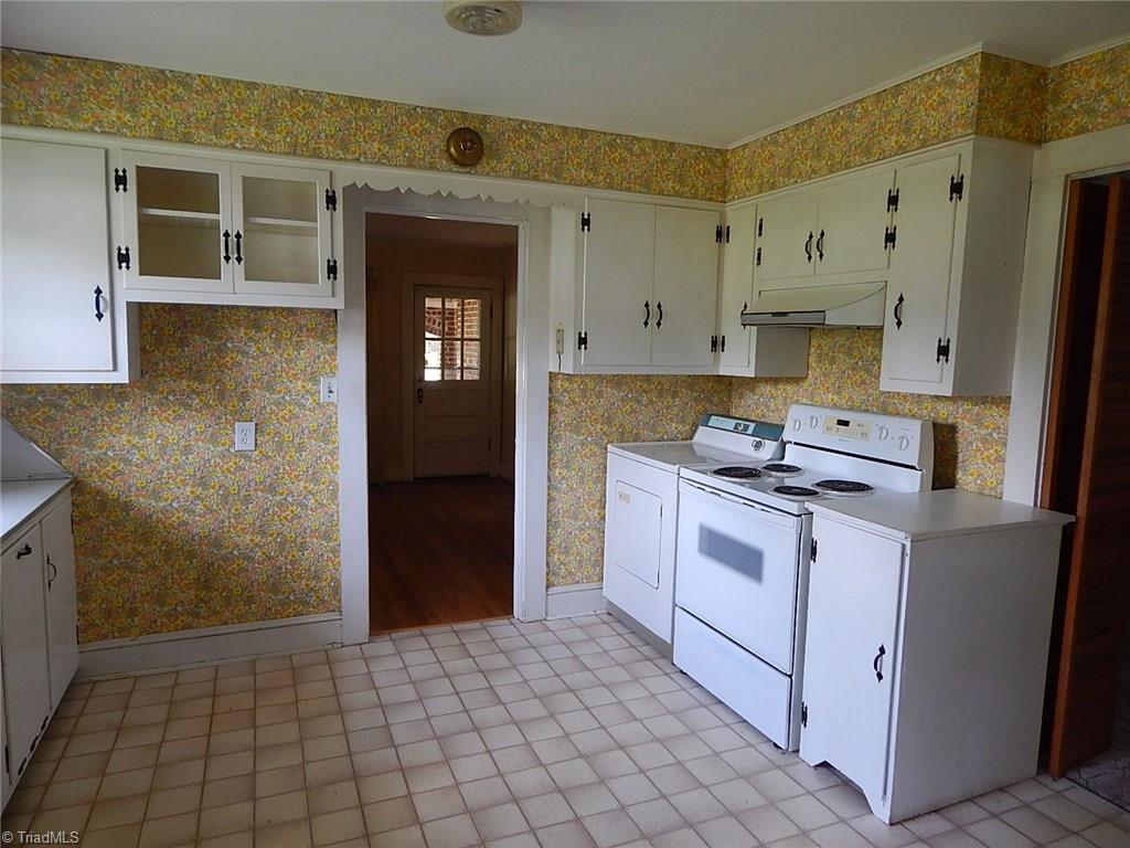 1624 Chestnut Grove Road King, NC 27021 - Photo 5 of 16