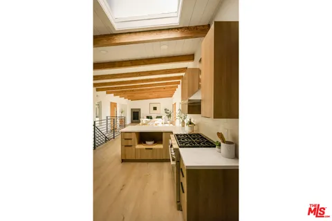 $1,495,000 | 6374 Macal Place, Los Angeles, CA 90068