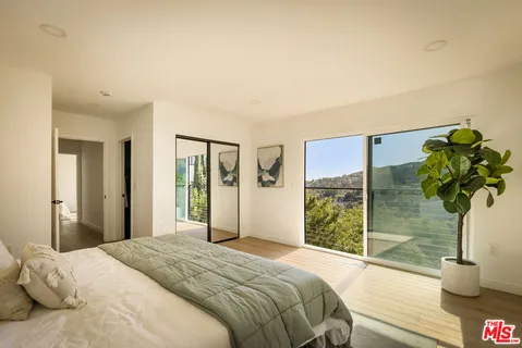 $1,495,000 | 6374 Macal Place, Los Angeles, CA 90068