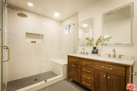 $1,495,000 | 6374 Macal Place, Los Angeles, CA 90068