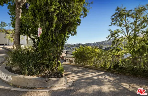 $1,495,000 | 6374 Macal Place, Los Angeles, CA 90068
