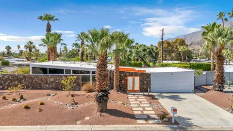 $1,049,000 | 403 East Desert Willow Circle, Palm Springs, CA 92262