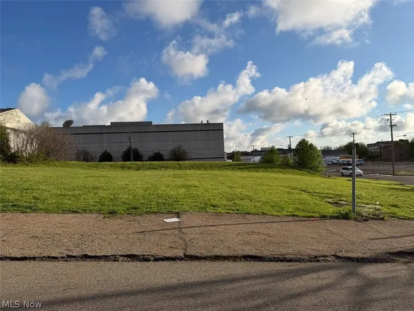 7th Street Southeast, Canton, OH 44702