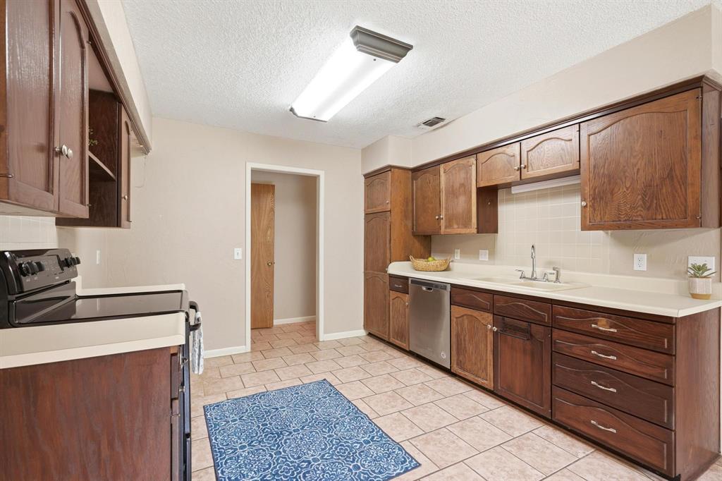 116 Greentree Circle Early, TX 76802 - Photo 16 of 40