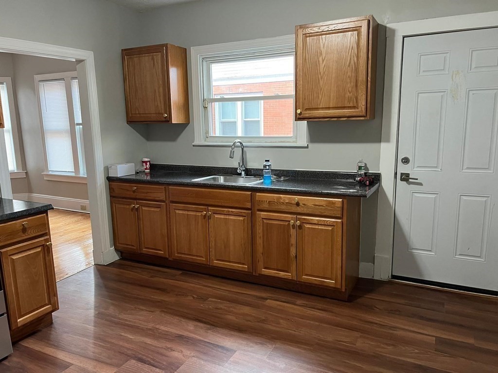 824 Sumner Avenue Springfield, MA 01108 - Photo 3 of 13