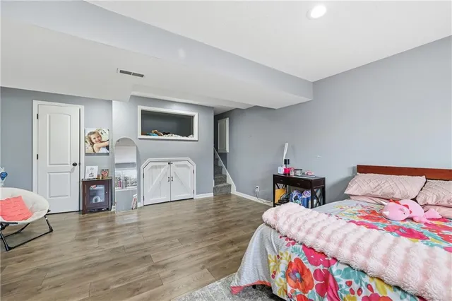 $354,900 | 1810 Northwest Bradford Court, Grain Valley, MO 64029