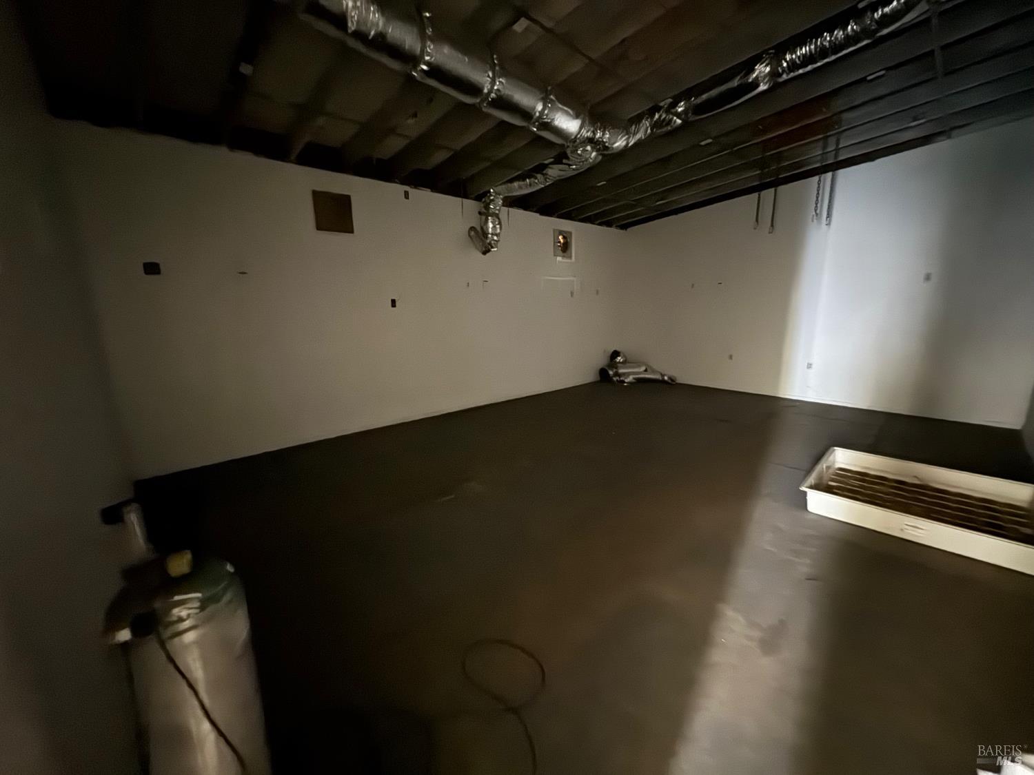 28270 Albion Ridge Road Albion, CA 95410 - Photo 18 of 22 a view of room with an empty space