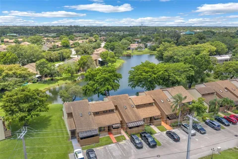 $400,000 | 4171 Southwest 85th Avenue, Davie, FL 33328