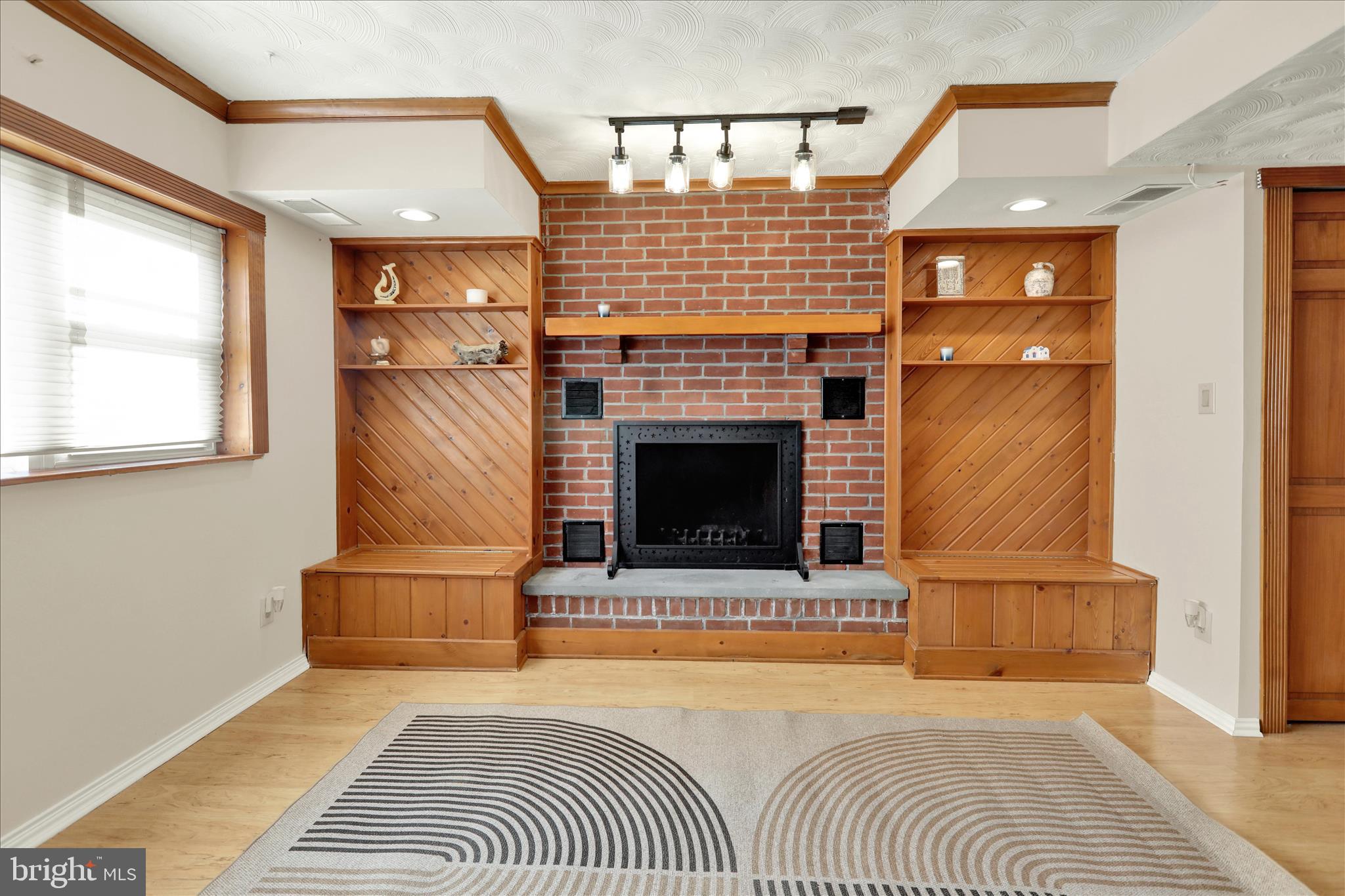 933 Philadelphia Avenue Reading, PA 19607 - Photo 24 of 34 a living room with furniture and a fireplace