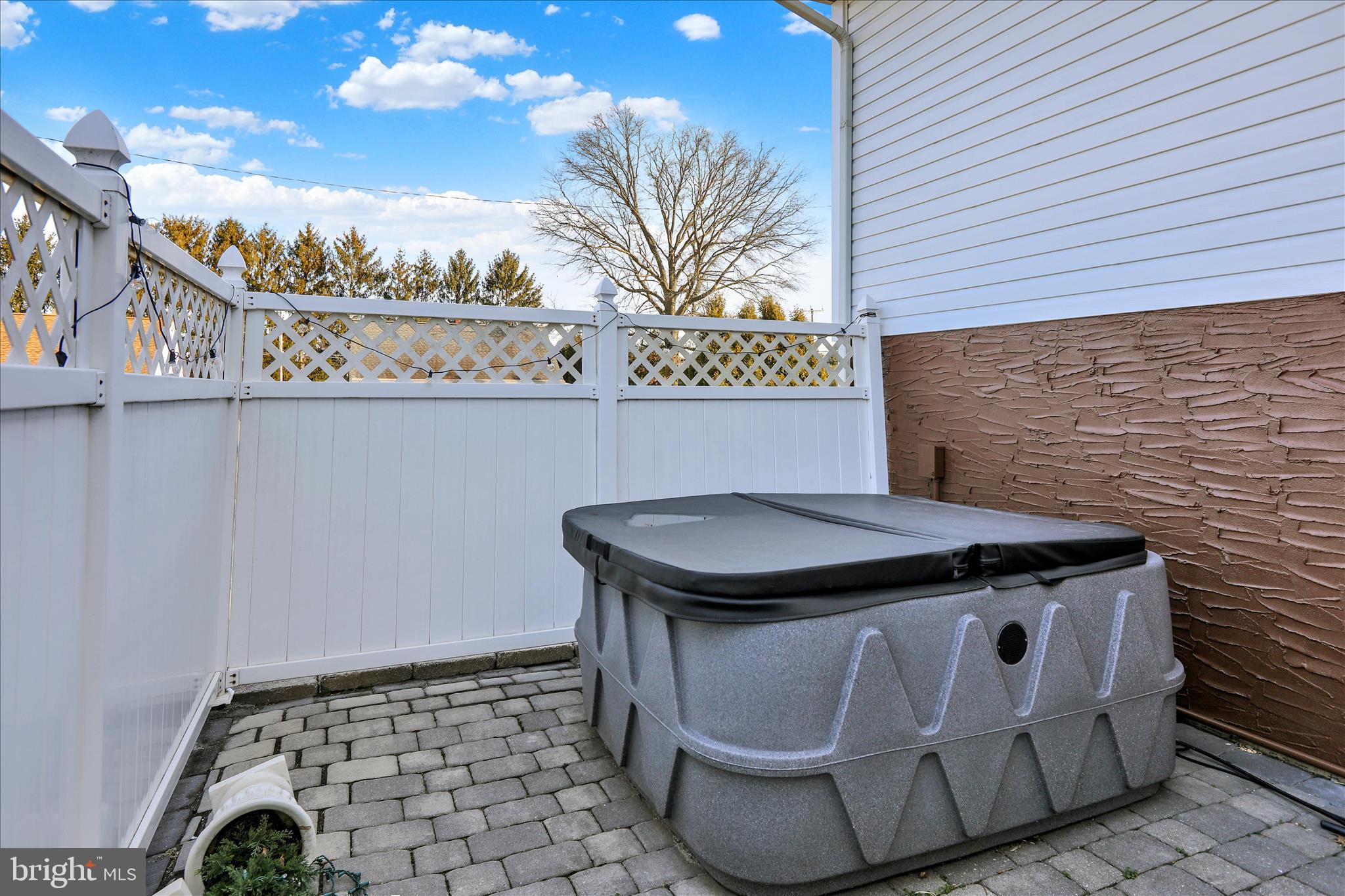 933 Philadelphia Avenue Reading, PA 19607 - Photo 31 of 34 a view of a fireplace