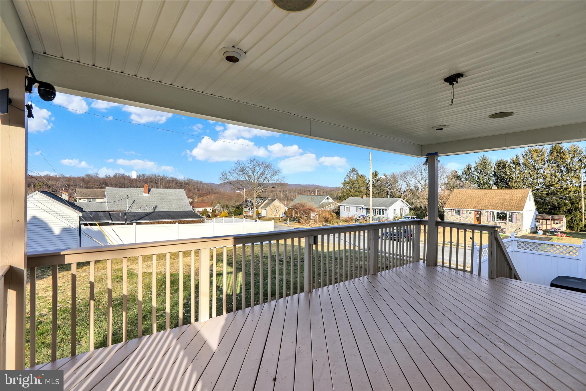 933 Philadelphia Avenue Reading, PA 19607 - Photo 33 of 34 a view of a balcony with furniture