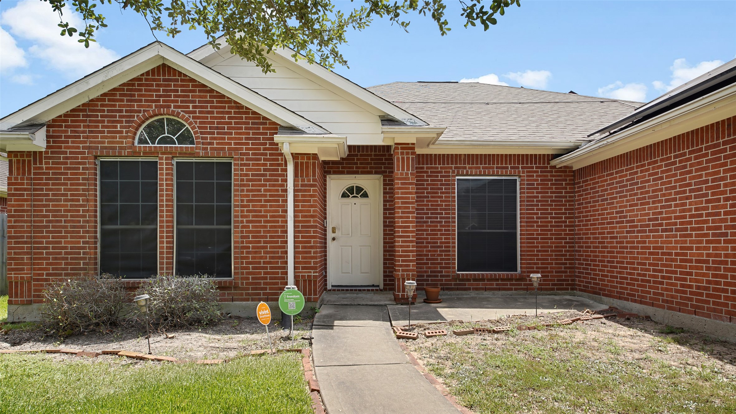 24019 Surreygate Drive Spring, TX 77373 - Photo 2 of 37