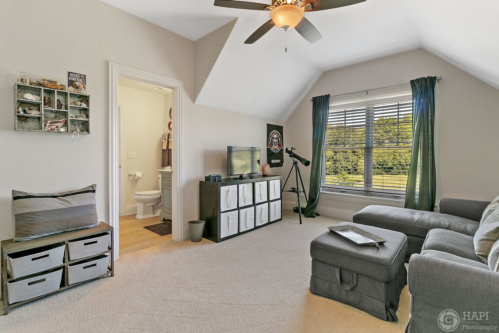 26021 West Sunset Road Barrington, IL 60010 - Photo 25 of 39 a living room with furniture