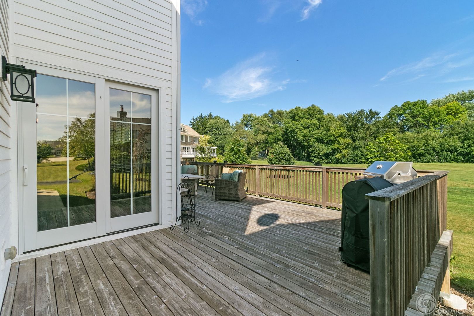 26021 West Sunset Road Barrington, IL 60010 - Photo 34 of 39 a house view with a seating space