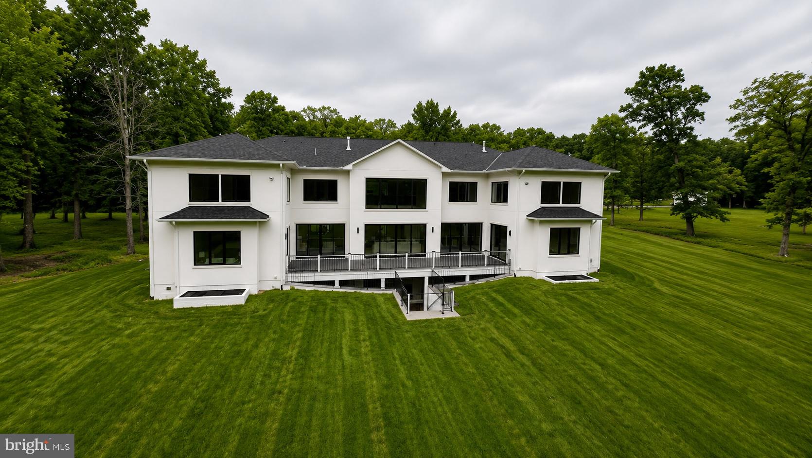 5947 Doyle Road Clifton, VA 20124 - Photo 5 of 69