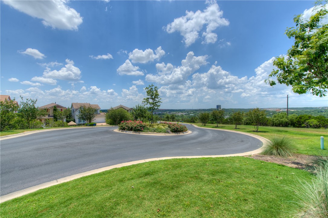7310 Sunset Heights Circle, Unit F20 Austin, TX 78735 - Photo 32 of 32 a view of a yard
