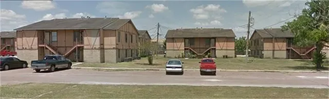 $566 | 2200 North Adams Street, Beeville, TX 78102