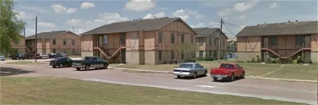 $566 | 2200 North Adams Street, Beeville, TX 78102