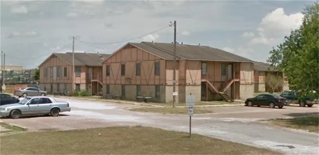$566 | 2200 North Adams Street, Beeville, TX 78102