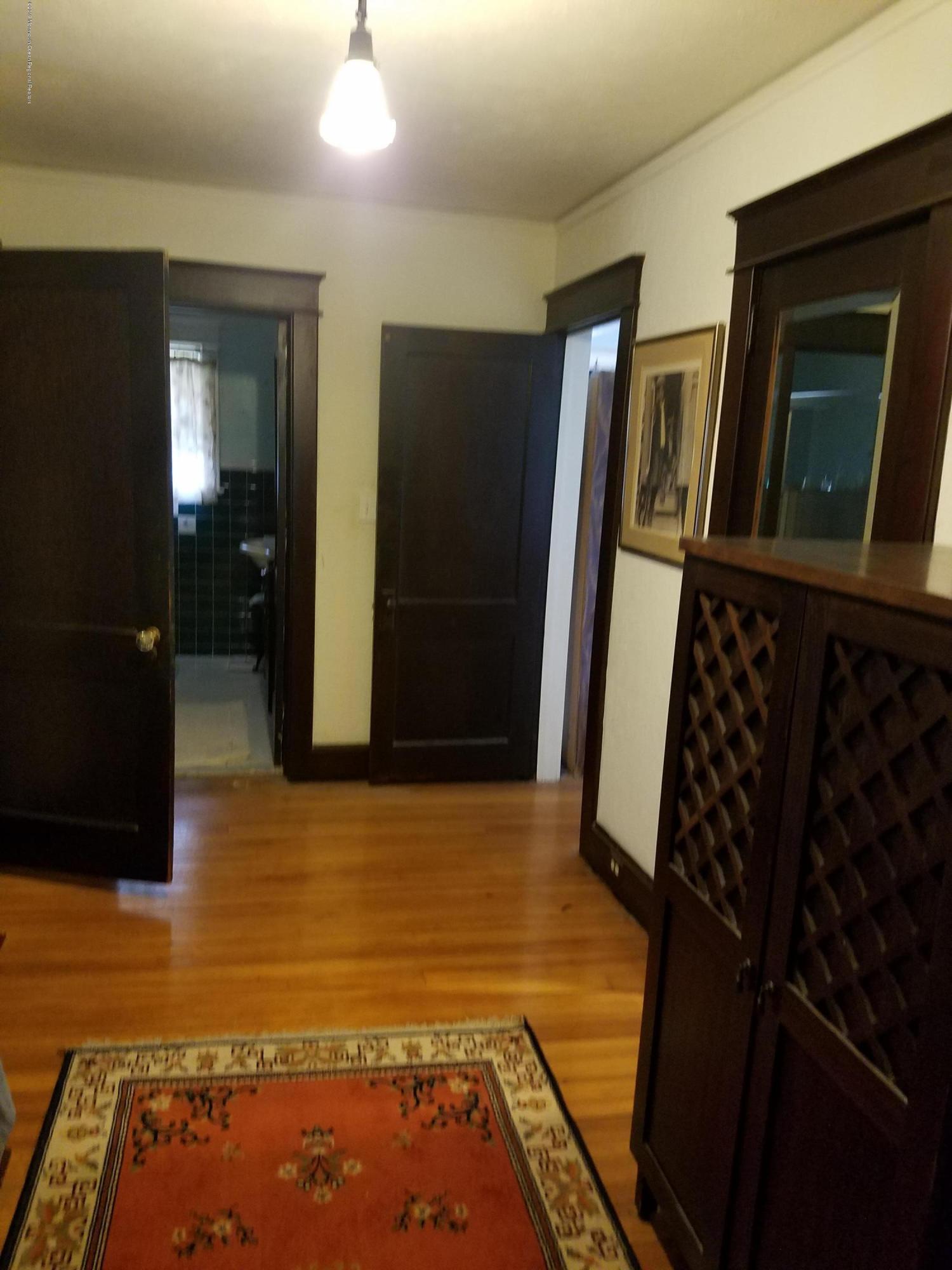 79 Rector Place Red Bank, NJ 07701 - Photo 21 of 42 2nd Fl hallway