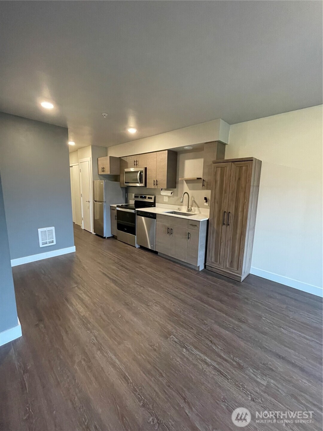 1882 Front Street, Unit 306 Lynden, WA 98264 - Photo 7 of 13