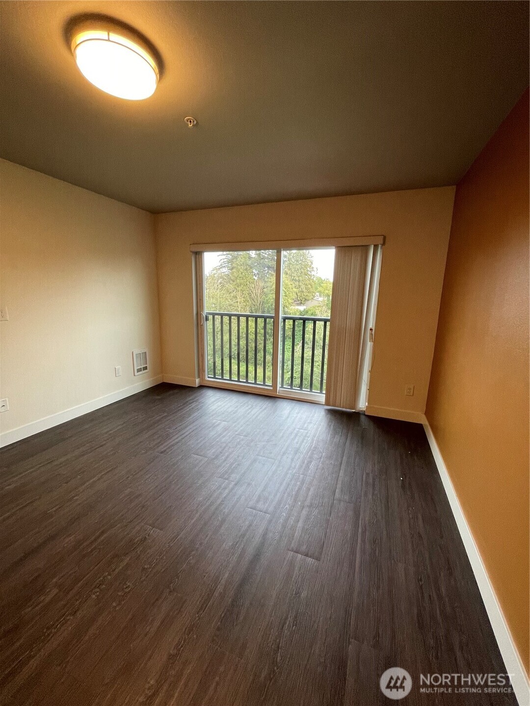 1882 Front Street, Unit 306 Lynden, WA 98264 - Photo 8 of 13