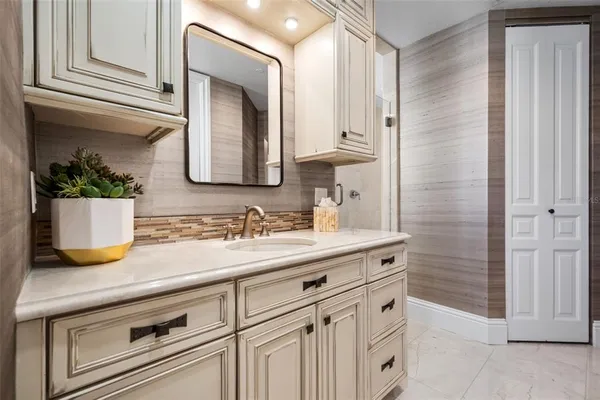 $3,995,000 | 464 Golden Gate Point, Unit 703, Sarasota, FL 34236